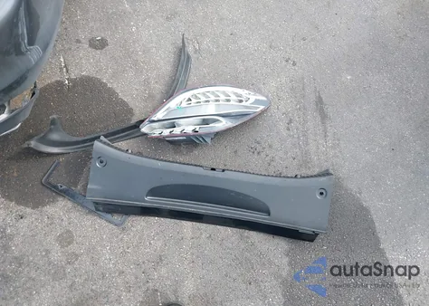 2017 Mercedes-Benz C 300 z USA, uszkodzony, nr VIN 55SWF4JB7HU218321